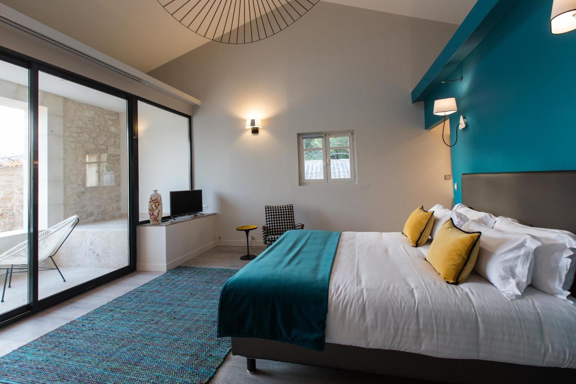 La Cour Des Sens Hotel Lagnes Room photo