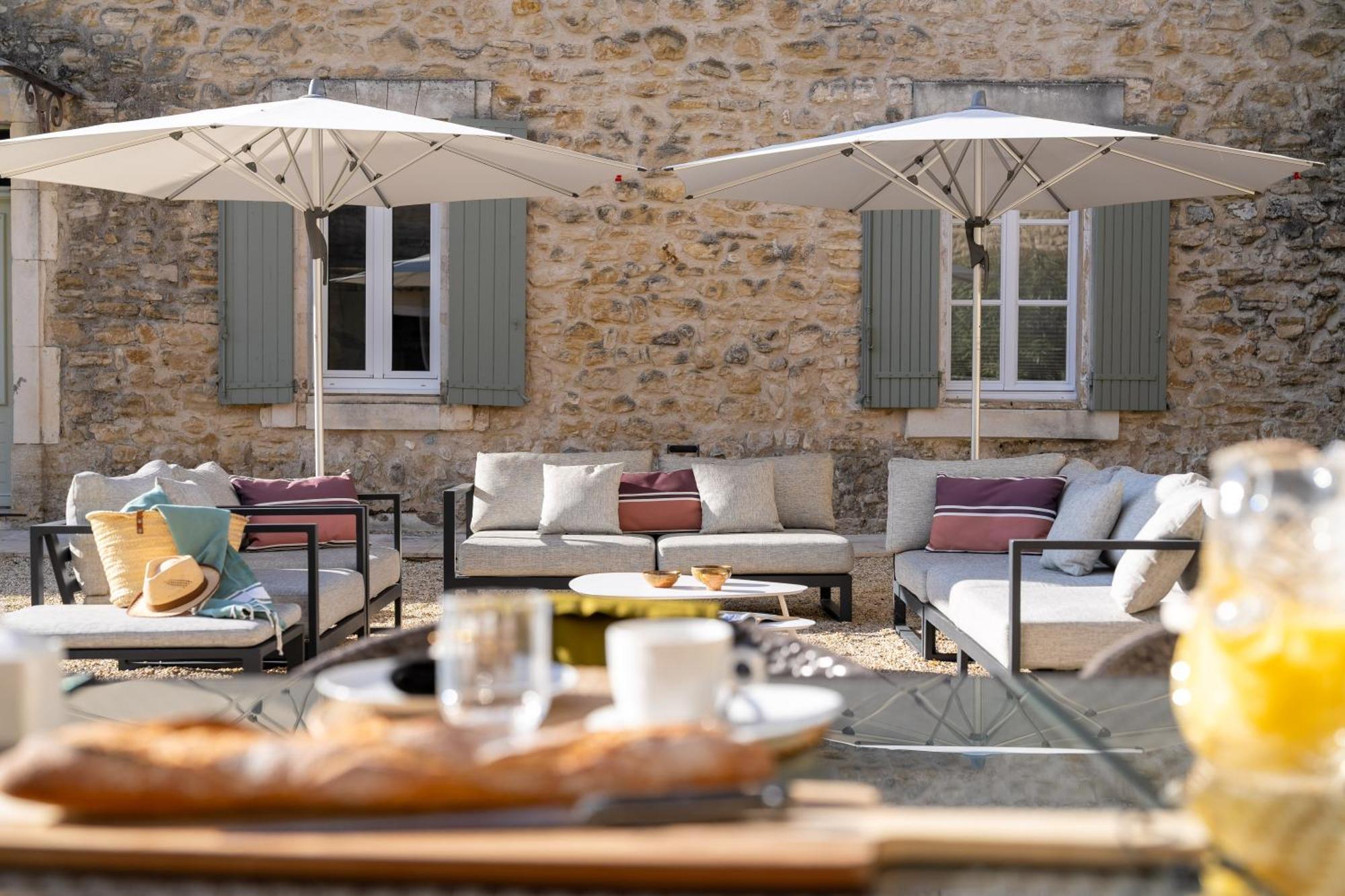 La Cour Des Sens Hotel Lagnes Exterior photo
